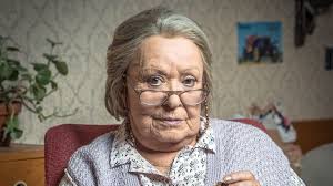 Jiřina bohdalová (88) trpí kvůli novému pořadu. Rozhovory Jirina Bohdalova Klec Ceska Televize