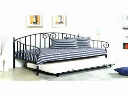 Resultat De Recherche D Images Pour Lit Ikea A Baldaquin En Fer Forge Metal Daybed Metal Daybed With Trundle Daybed With Trundle