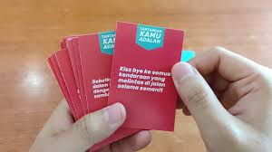 Pertanyaan berikut bisa kamu tanyakan untuk mengetahui bagaimana dia memandang dirinya sendiri. Truth Or Dare Card Game By Pandora Board Game Unboxing Video Youtube