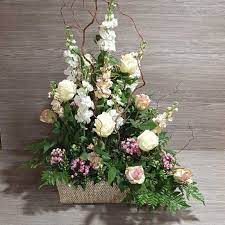 Il fiocco vendita all'ingrosso di articoli e accessori decorativi e per il confezionamento, fiori artificiali e secchi, piante, vasi, nastri e materiale tecnico Cesto Fiori Per Matrimonio Invio A Domicilio In Italia