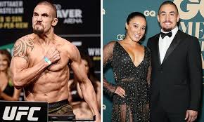 Robert whittaker joined zww in 2016 and some say was an overnight star. Ufc Star Robert Whittaker Reveals What Caused Him To Disappear From The Sport For Four Months Daily Mail Online