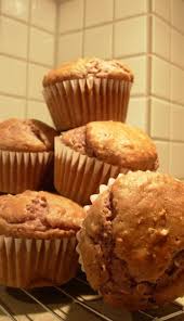 Muffins Au Melon Miel Et Aux Fraises Recettes Du Quebec Desserts Cake Desserts Sweet Bread