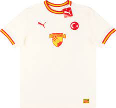 Connection to eshot bus service is available at street level. 2020 Goztepe Special Edition Gursel Aksel Stadium Shirt Bnib Classic Retro Vintage Football Shirts