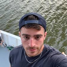 Post by Omar Ben Saida (@omarbensaida) • Collective gay friends app