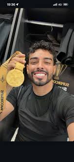 Outro resiliente, que merece muito tudo isso!