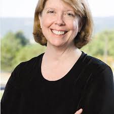 Stephens College names Ithaca dean Dianne Lynch its next president