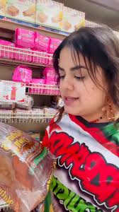 Una #recomendación de mi para ti 😉 A veces las etiquetas del frente  engañan pero al leer esta, me doy cuenta que su harina es realmente  integral nada enriquesida y eso es justo lo que necesitas saber ...