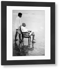 Mahatma Gandhi with Son Devdas at Juhu Beach Print. Art Prints, Posters & Puzzles from imageBROKER