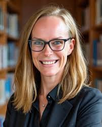 Carly Quick's Instagram, Twitter & Facebook