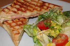 Schinken Kase Toast Mit Zwiebel Von Gabipan Chefkoch In 2020 Schinken Kase Toast Rezepte Essen