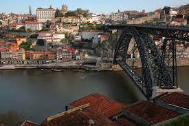 Porto bridge climb são as visitas ao arco da ponte da arrábida, com vistas incríveis do porto e do douro. Dom Luis I Bridge Porto Bridges Portugal Travel Guide