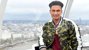 Paul delvecchio, aka dj pauly d, has never been seen without his hair gelled to perfection. Pauly D S Gel Free Hair Shocks Fans In New Shirtless Photo Makeover Hollywood Life