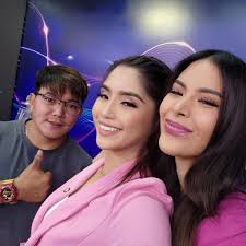 Samahan ninyo kami ni Tracy Maureen Perez ngayong Oct 24, 9PM Draw. Thank  you Geof Striver for our hair and my make-up. 📸 Allan Mariano ty ✌🏻 #PCSO  #PCSOLotteryDrawHost #LotteryDrawHost #PTVNetwork #Channel4 #