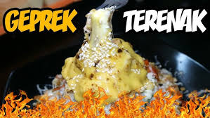 Soal rasa, jangan ditanyakan lagi, soalnya ada keju yang siap menambah rasa enak dan maknyuss pada ayam geprek keju ini. Resep Ayam Geprek Mozarella Youtube