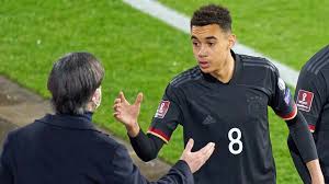 Jamal musiala, 18, de allemagne fc bayern münchen, depuis 2020 milieu offensif valeur marchande: Bundesliga Jamal Musiala Very Proud To Make Germany Debut