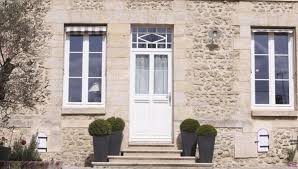 Porte d'entrée kigali aluminium grand vitrage une porte d'entrée qui apportera de la luminosité et vous fera réaliser des économies d'énergie grâce à ses performances thermiques optimales. Porte D Entree Bois Vitree Isofrance Fenetres Energies
