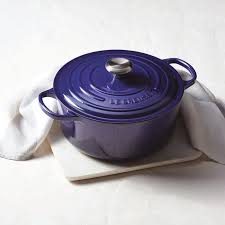Le Creuset Cast Iron Round Dutch Oven In Indigo Le Creuset Dutch Oven Cast Iron Dutch Oven Le Creuset