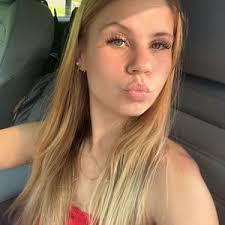 Kayla Hamm (@k.i.k.i.420)