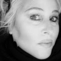 Anne Streeter's Instagram, Twitter & Facebook