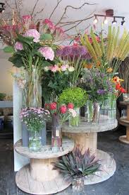 957773f786ea8b23ba0d931ab352bc72 Jpg 500 749 Flower Shop Design Flower Shop Display Flower Shop Interiors