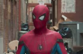 Diğer bir çıkacak morbius filmi de sam raimili tobey maguireli spiderman evreninde geçiyor, ki fragmanda da raimi filmlerinde kullanılan spiderman kostümünün olduğu bir bölüm vardı. Tom Holland Shares First Photo From Spider Man 3 Set