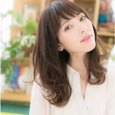 ポニーテールで済ましがち 30代ママの髪型は軽やかセミロングで印象up ロングヘア ヘアスタイリング 髪型