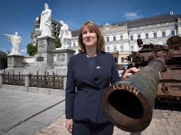Rachel Reeves says UK support helping Ukraine win on the battlefield and families  rebuild lives - The Mirror