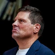 Elizabeth Napoles's Instagram, Twitter & Facebook