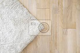 Es müssen nicht immer die teppiche entfernt werden wenn laminat (schwimmende belege) verlegt werden soll es ist doch noch eine gute trittschalldämmung wenn z. Laminatboden Helle Holzstruktur Beige Weichen Teppich Warmes Fototapete Fototapeten Appartment Schone Laminat Myloview De