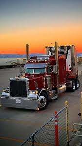 Pin By Bogar Toto On Tirlar Trucks Cekiciler Big Trucks Kenworth Trucks Peterbilt Trucks