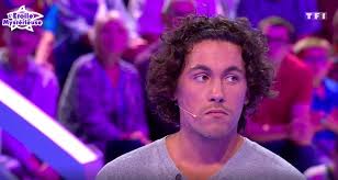 Je ne la croyais pas, je ne savais même pas que paul. Les 12 Coups De Midi Julien Face A Une Mireille Mathieu Decharnee L Etoile Mysterieuse Enfin Revelee Toutelatele