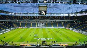 Regelmäßige führungen durch die geschichte der eintracht und das stadion zeigen einen blick hinter die kulissen. Eintracht Frankfurt Darf Vor 6 500 Zuschauern Spielen Hessenschau De Eintracht Frankfurt