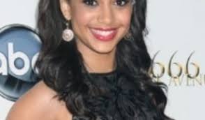 Pictures of Samantha Logan, Picture #227736