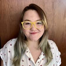 Andrea Poling's Instagram, Twitter & Facebook