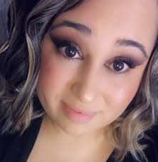 Lisa Mestre's Instagram, Twitter & Facebook