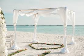 Tante idee per organizzare le nozze in riva al mare. Matrimonio In Spiaggia Come Organizzarlo Silviadeifiori