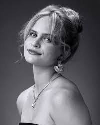 Paula Bester's Instagram, Twitter & Facebook