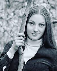 Talk about a flashback! This may not have been my very 1st headshot but it  would've been around this time! 😄 #oldheadshotday