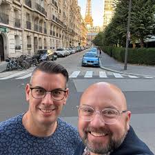 Do fans imagine shared universes for favorite shows?