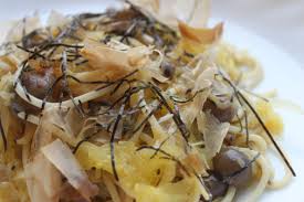 Japanese Wafu Style Spaghetti With Shimeji Mushrooms Bacon Bonito Flakes And Seaweed In Dashi Shoyu Sauce Recipes Stuffed Mushrooms Spaghetti Squash