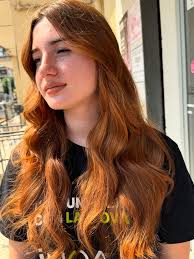 💇🏻‍♀️ Luxury Hair, Luxury Color 🌟 Francesca Cisale reinterpreta le  palette Pantone AW 25/26 per dare carattere ai tuoi capelli: caldi marroni,  rosa cipriati, blu intensi e verdi vibranti. Ogni sfumatura racconta