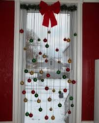 Decoration Fenetre 50 Idees Diy Pour Les 4 Saisons Decoration Noel Decoration Fenetre Noel Decoration Noel Diy