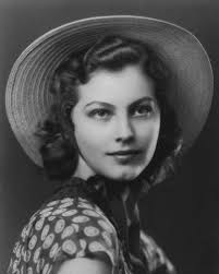 A 17-year-old Ava Gardner, 1941. The portrait was taken by her  brother-in-law, Larry Tarr, while visiting her sister Beatrice in New York.  • • • #avagardner #oldhollywood #classichollywood #goldenage #goldenera  #history #nostalgia #