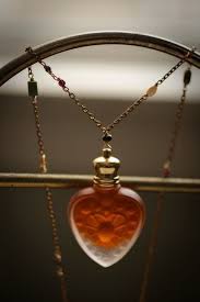 Perfume Bottle Heart Necklace The Queen Of Hearts Natural Rose Oil In Glass Heart Pendant Gemstone Perfume Jewelry Perfume Bottles Antique Perfume Bottles