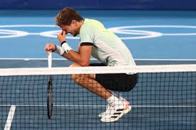 Alexander is de bijna tien jaar jongere broer van mischa zverev, die ook tennis speelt op het professioneel circuit. Btqe2biix7yx0m