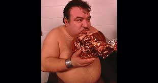 Super porky, el luchador, nos contó en exclusiva que está en la ruina después de ser obligado a entregar por la fuerza todas sus pertenencias. Yyrsdaxgreqh1m