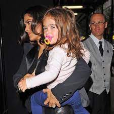 Con unos intensos ojos y una potente mirada, recuerda la dulzura de salma. Hija De Salma Hayek En El Top De Los Ninos Con Mas Riqueza Show News