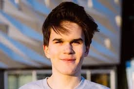 Adam Arucas's Instagram, Twitter & Facebook