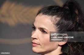 1,870 Anne Julia Stock Photos, High-Res Pictures, and Images