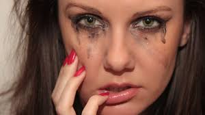 8 Penyebab Makeup Luntur dan Tips Agar Tahan Lama